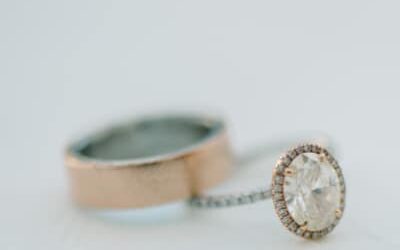 Engagement Rings vs Wedding Rings – A Look at Differences